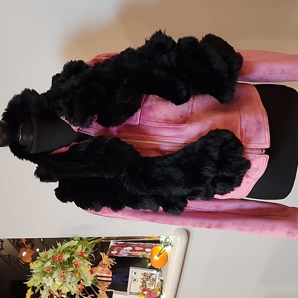 Valerie Stevens 100% Rabbit Ruffle Scarf - Picture 1 of 9